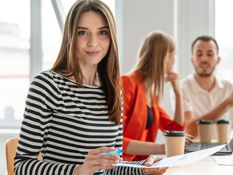 Etudiante en alternance en entreprise.