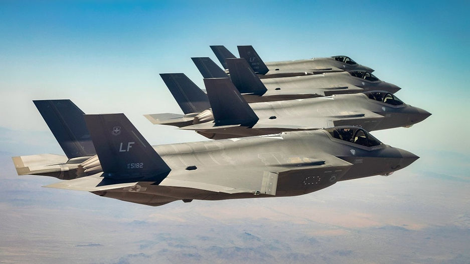 F35 in formation.jpg