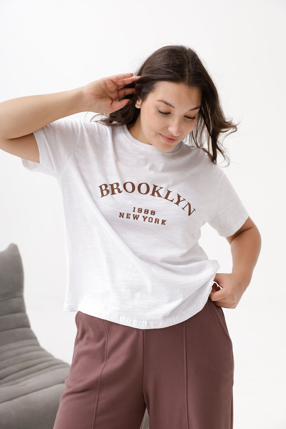 Miniatura: 🏹🤍 Remera cuello redondo con estampado y bordado