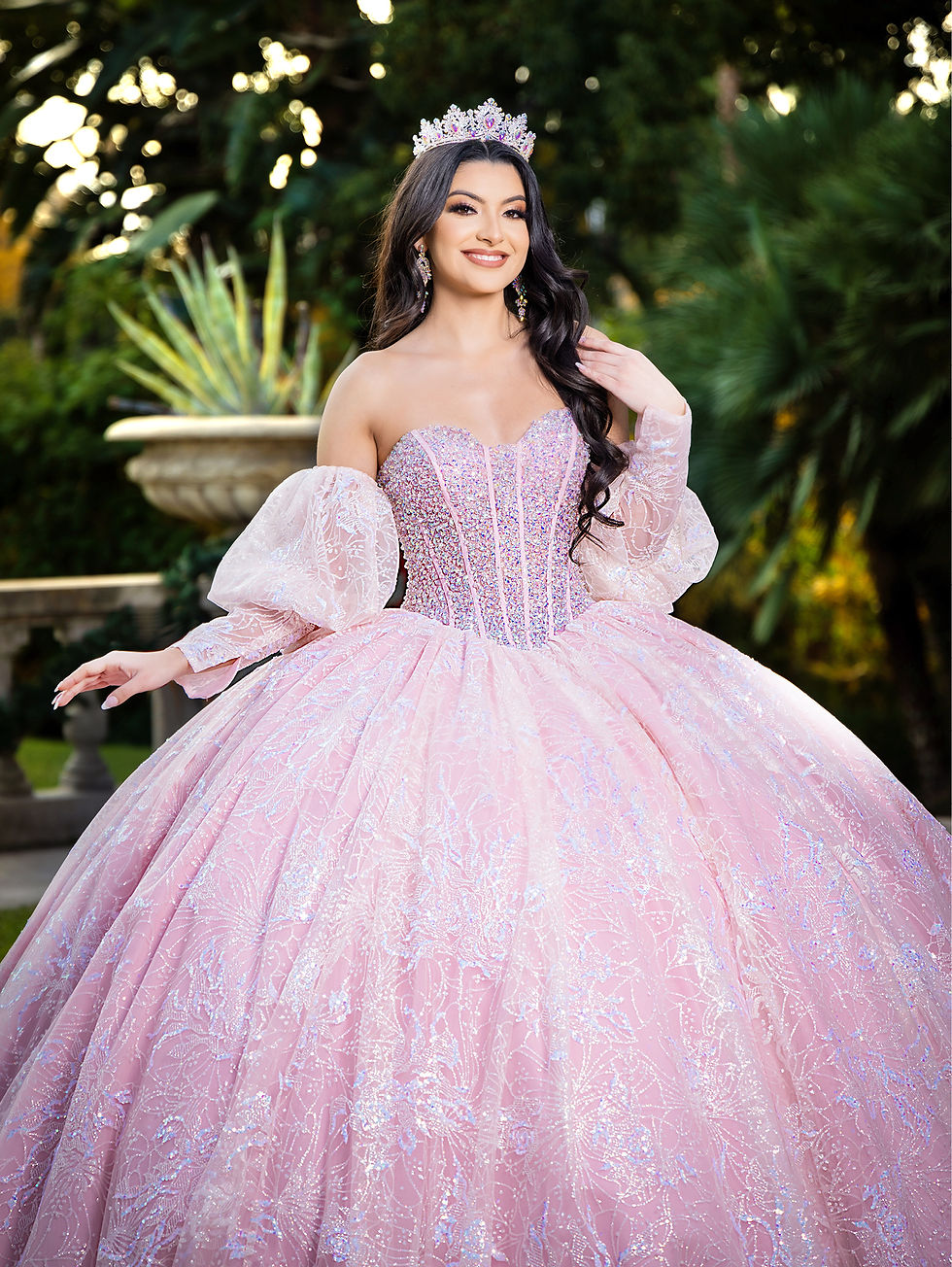 Miniatura: Quince Gown