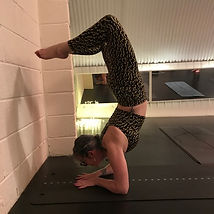 Online Rocket yoga classes with Ciara JenningsG