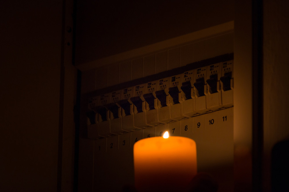 what causes power surges