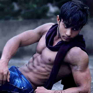 Best personal trainer in Kolkata Kaushik Bose providing home workout training