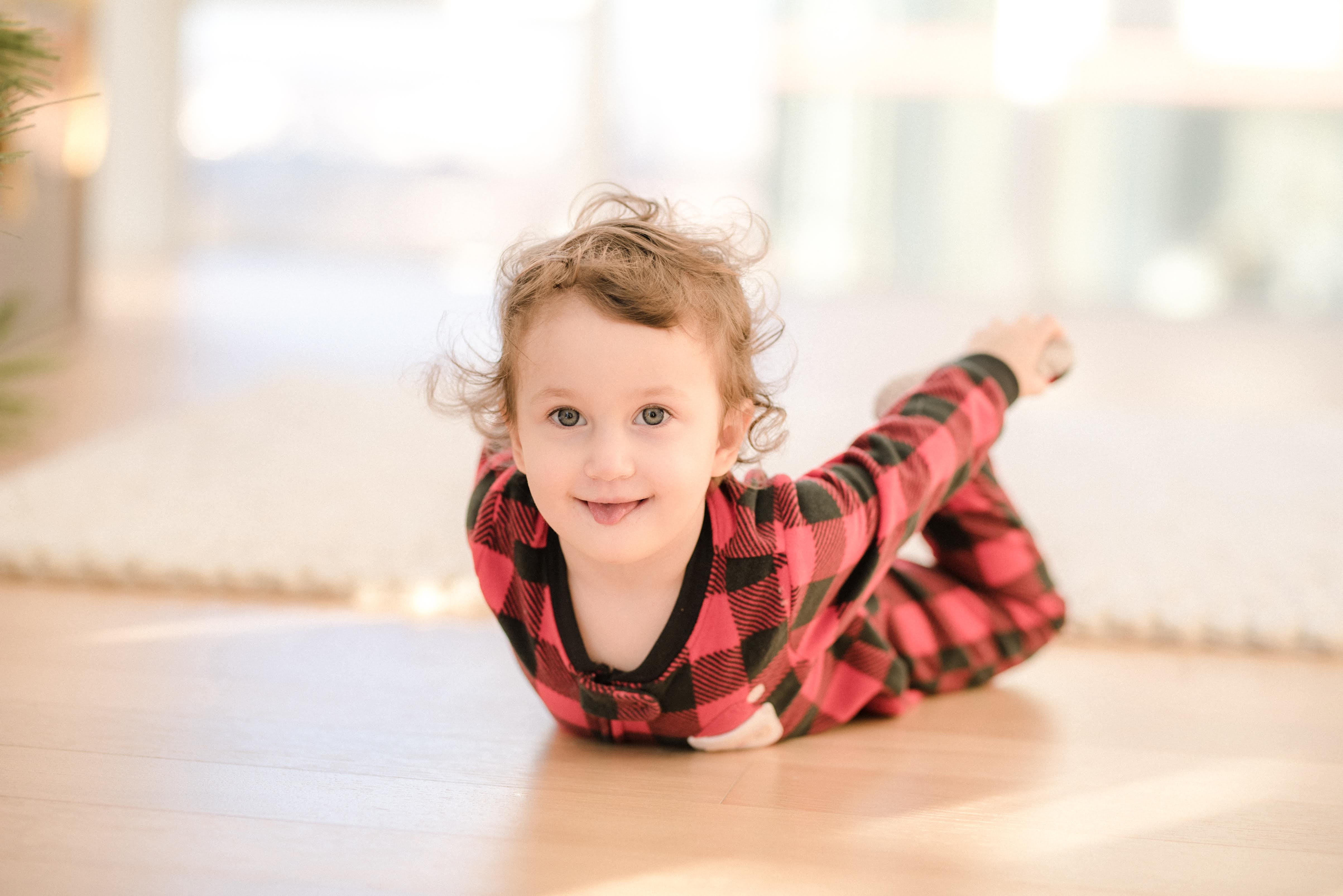 Valeria doing boat pose.