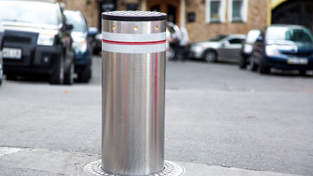 Retractable Electric Bollard Metallic, and hydraulic for the control of road traffic on th