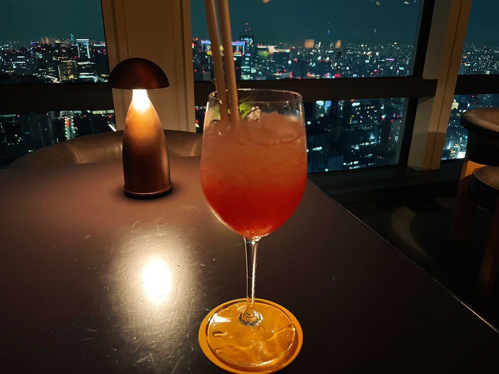 アンダーズ東京 ザ・タヴァン グリル&ラウンジでのカクテルタイム