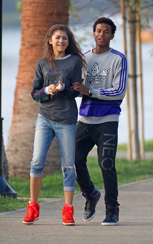 zendaya-102913-_12_zps5361e3c3