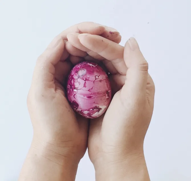 Finished Marbled Easter Egg