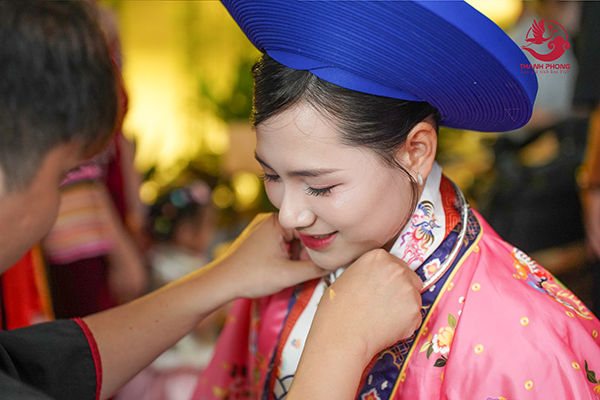 Thanh Phong Việt phục - Địa chỉ uy tín cho thuê Việt phục số lượng lớn