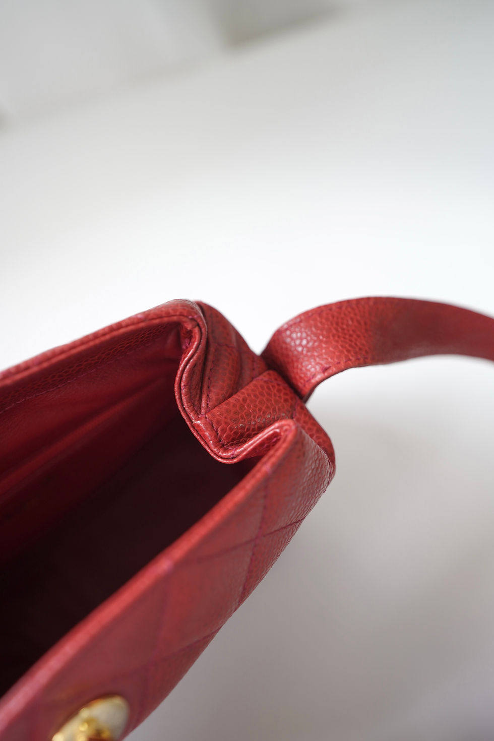 Thumbnail: Chanel Vintage Red turnlock knotted Crossbody Bag