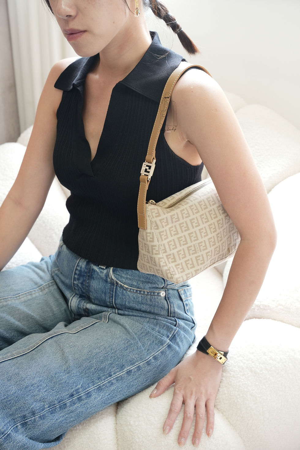 Thumbnail: Light Beige zucchino shoulder bag