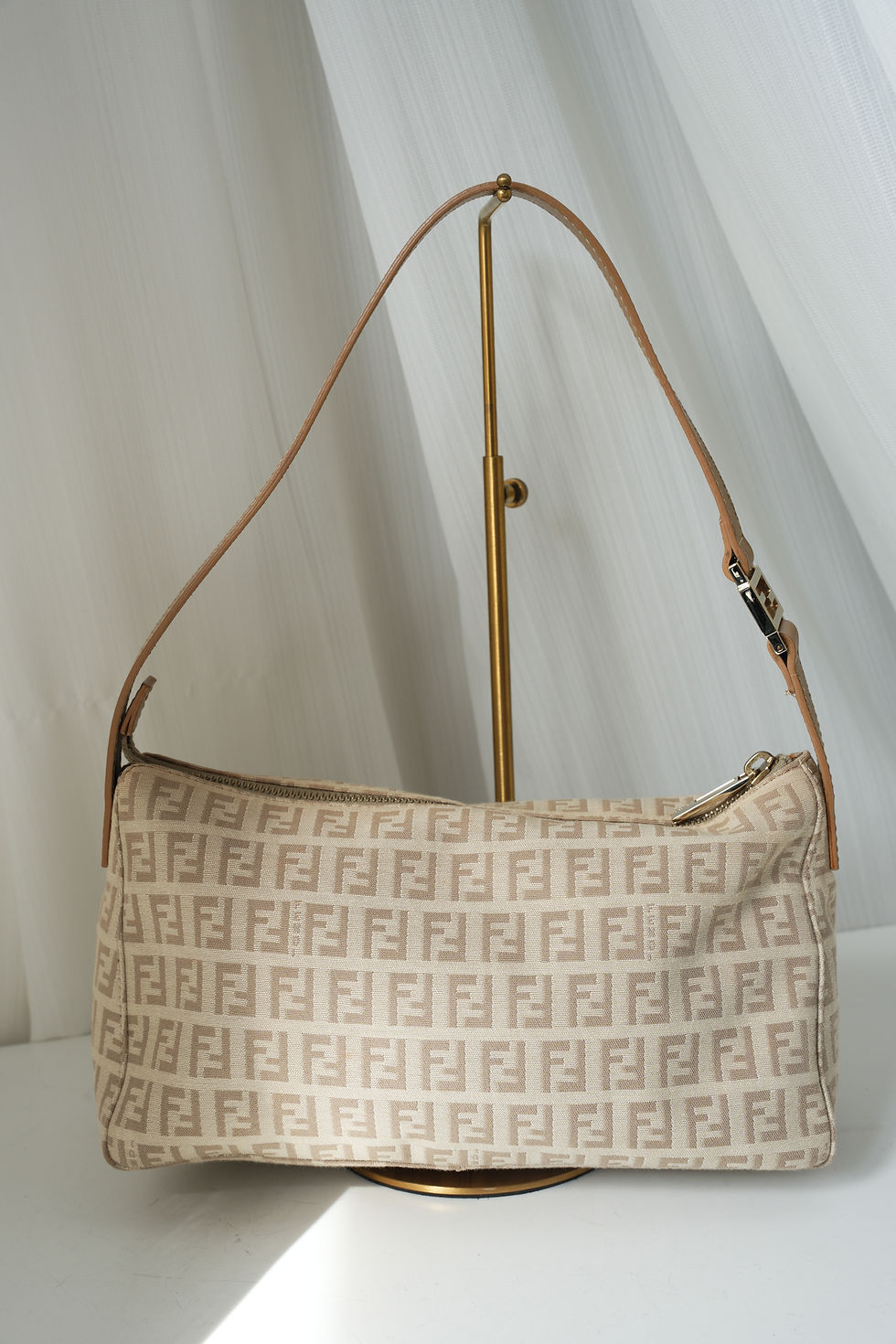 Thumbnail: Light Beige zucchino shoulder bag