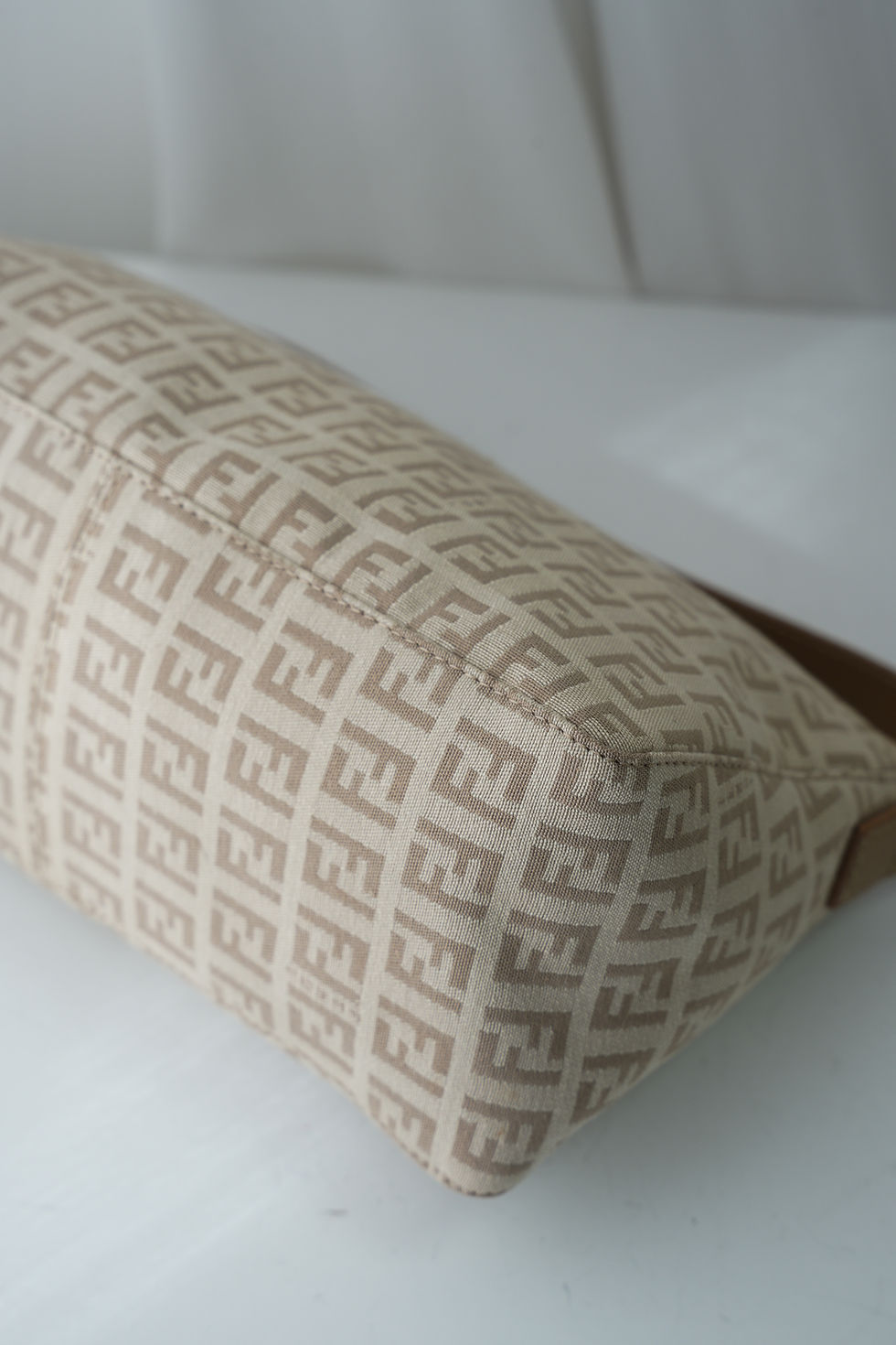 Thumbnail: Light Beige zucchino shoulder bag