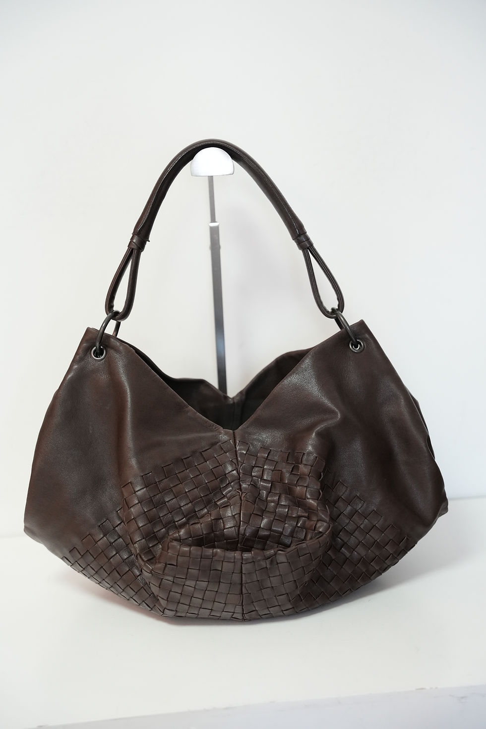 Thumbnail: B.V Intrecciato Hobo Bag in Dark Brown