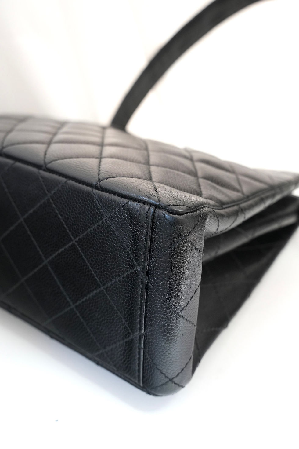 Thumbnail: Chanel Vintage Caviar 2-sides Shoulder Bag
