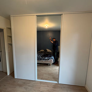 Création d'un dressing en bois sur mesure
