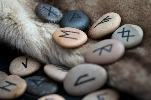 1 Hour Rune Reading with Betsy | Spirit-Wise