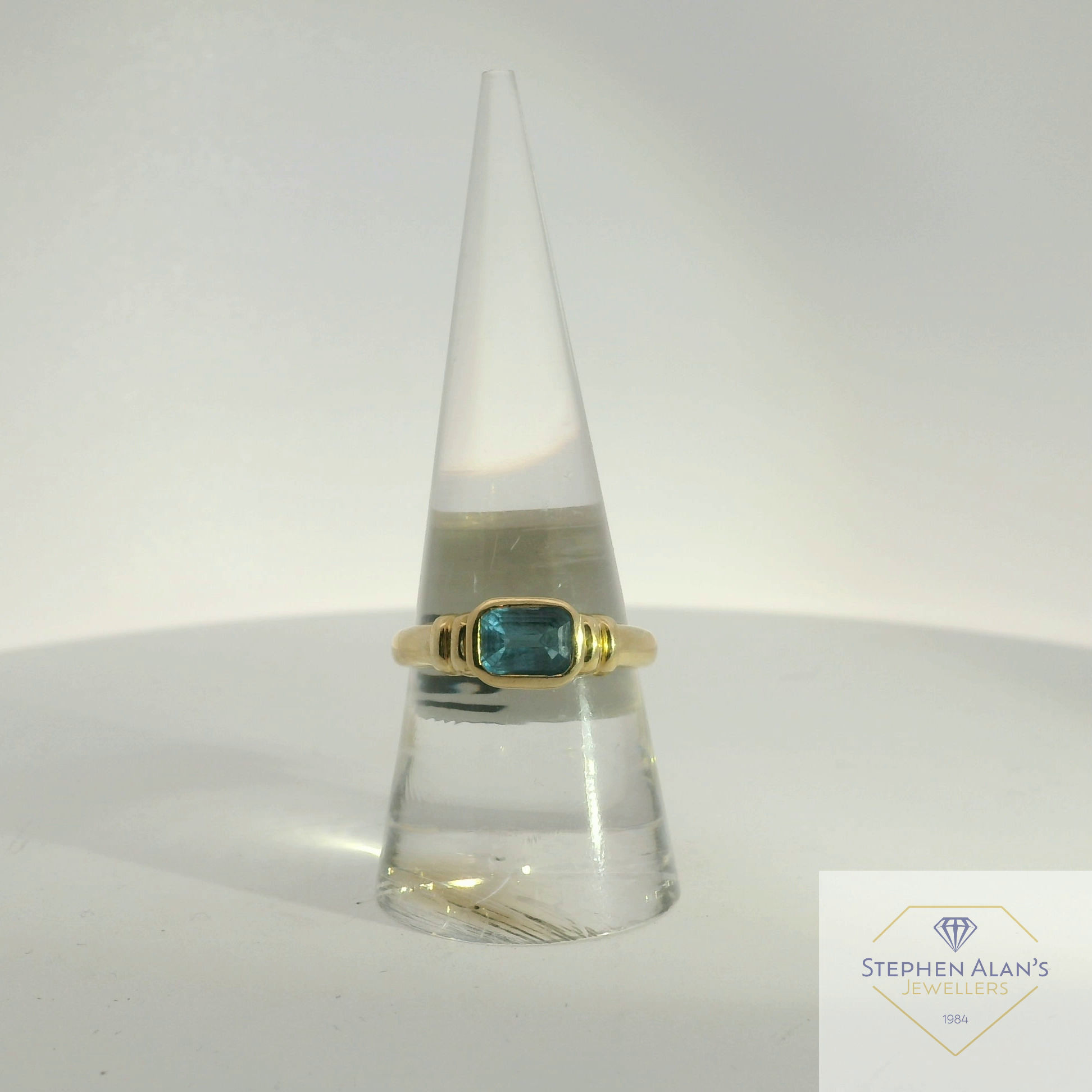 9ct blue topaz dress ring