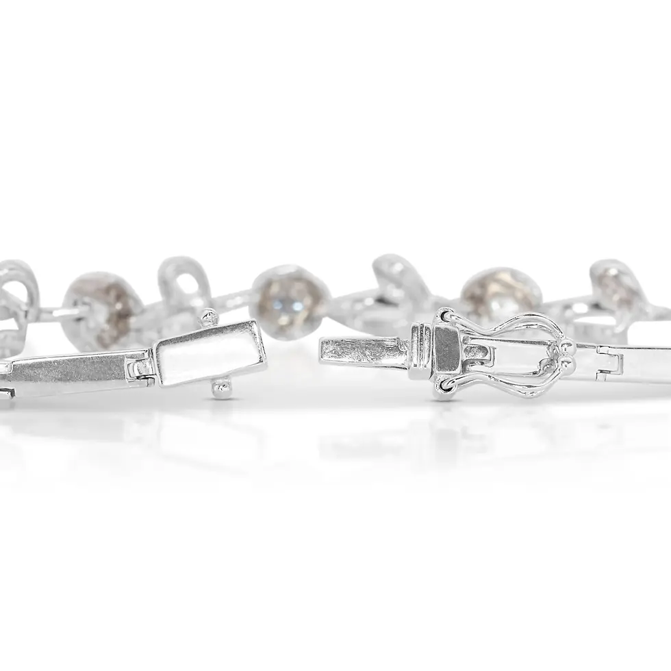 Thumbnail: Gorgeous 0.70ct Natural Diamond Bracelet