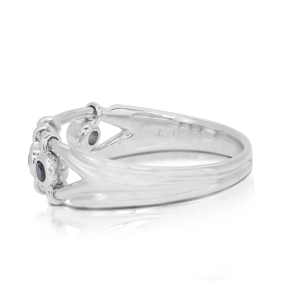 Thumbnail: Luxurious 0.04 ct. Round Brilliant Diamond Ring