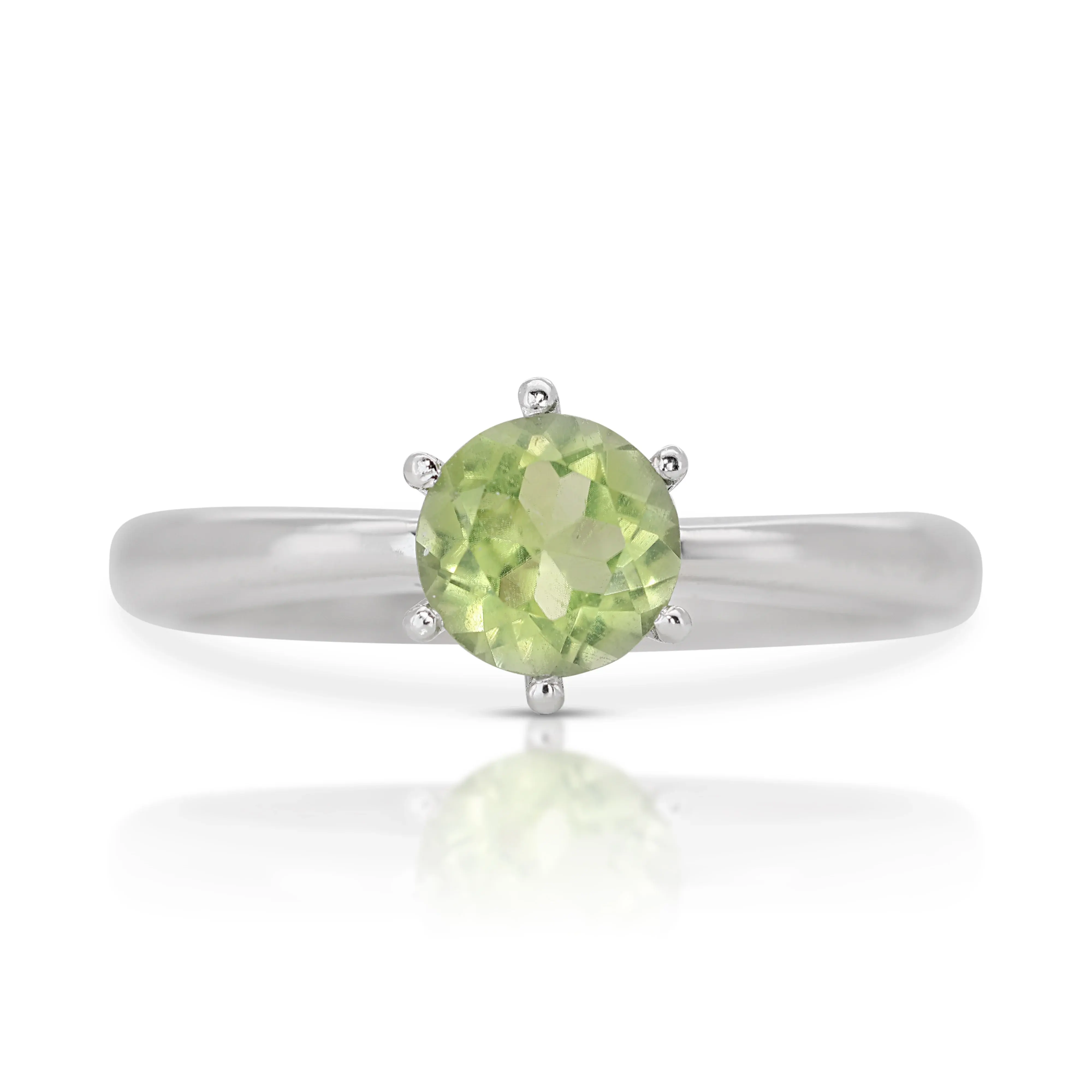 Stunning 18K White Gold Ring featuring a Mesmerizing Peridot Stone