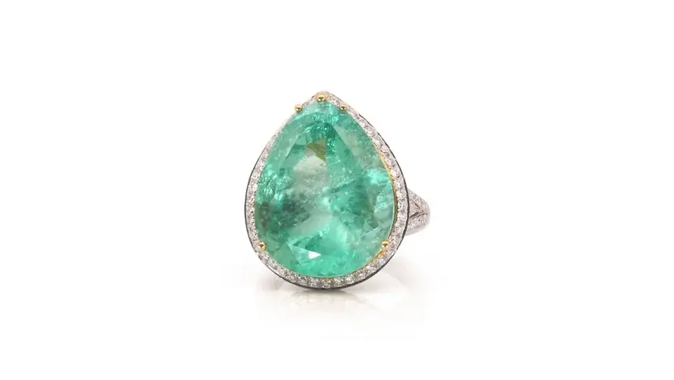 Gorgeous 15ct. Pear Shape Emerald Ring
