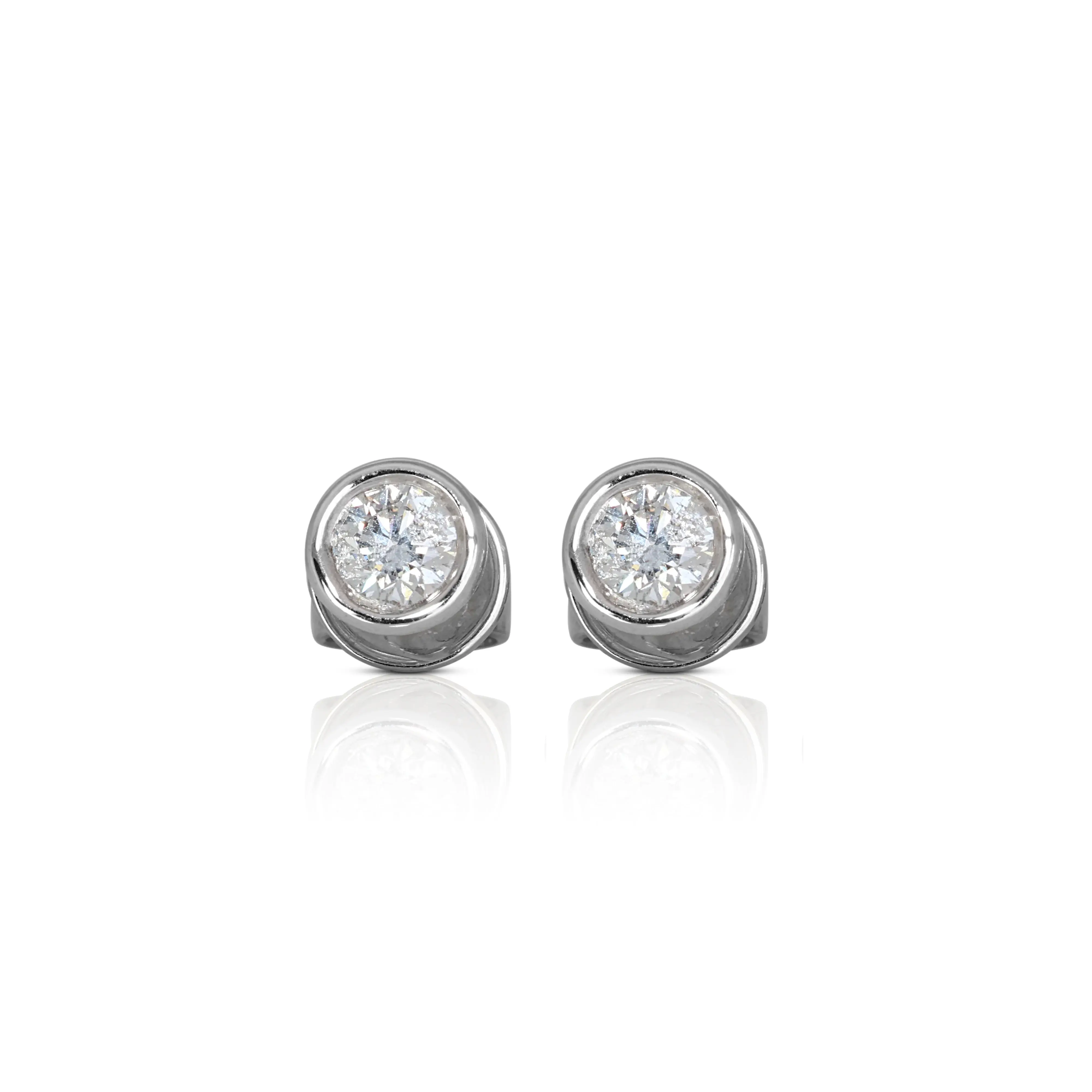 Elegant 14K White Gold Stud Errings
