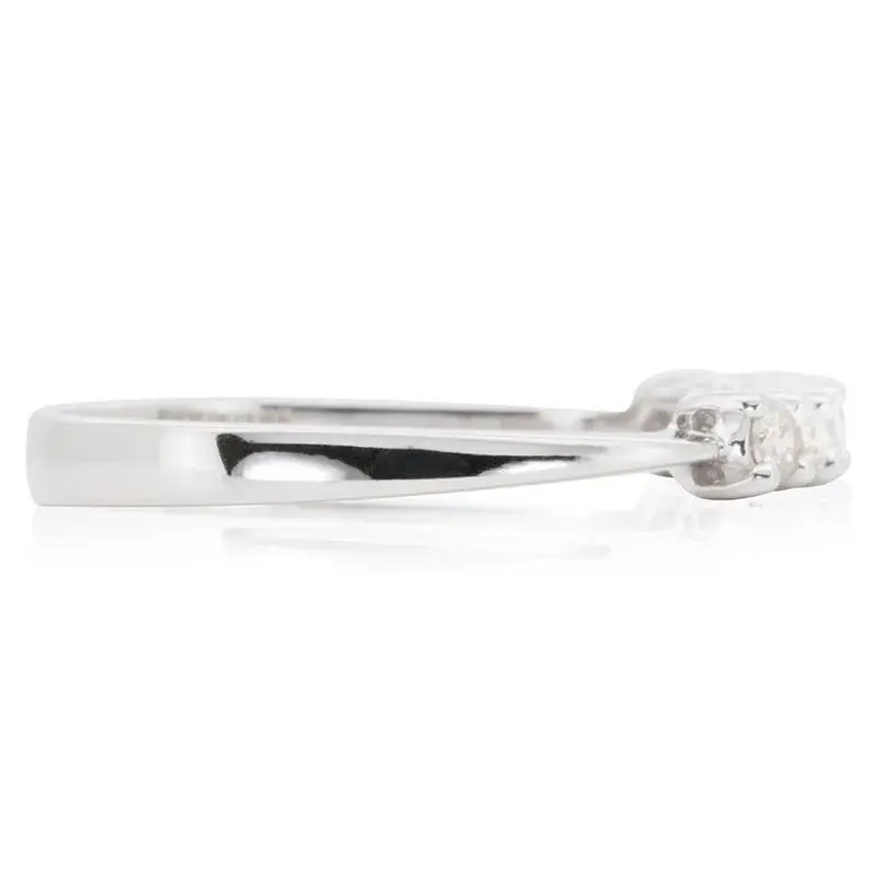 Thumbnail: Luxurious 0.17 ct. Round Brilliant Diamond Ring