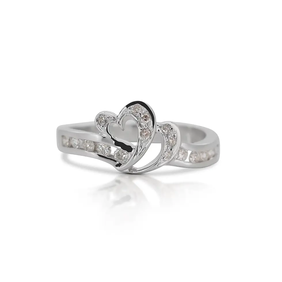 Stunning 0.25ct Heart-shaped Diamond Ring