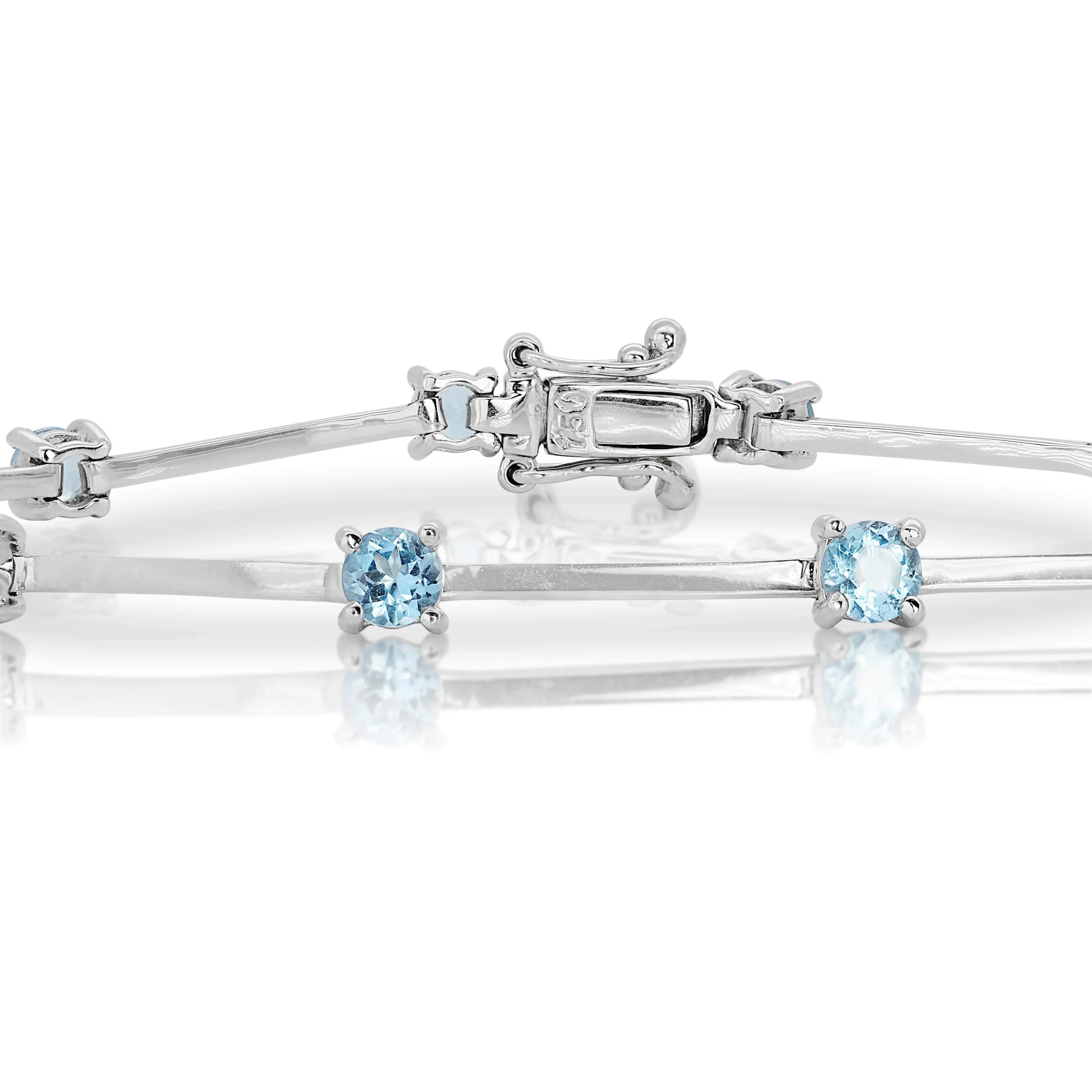 Mesmerizing 0.80ct Topaz Bracelet in 14K White Gold
