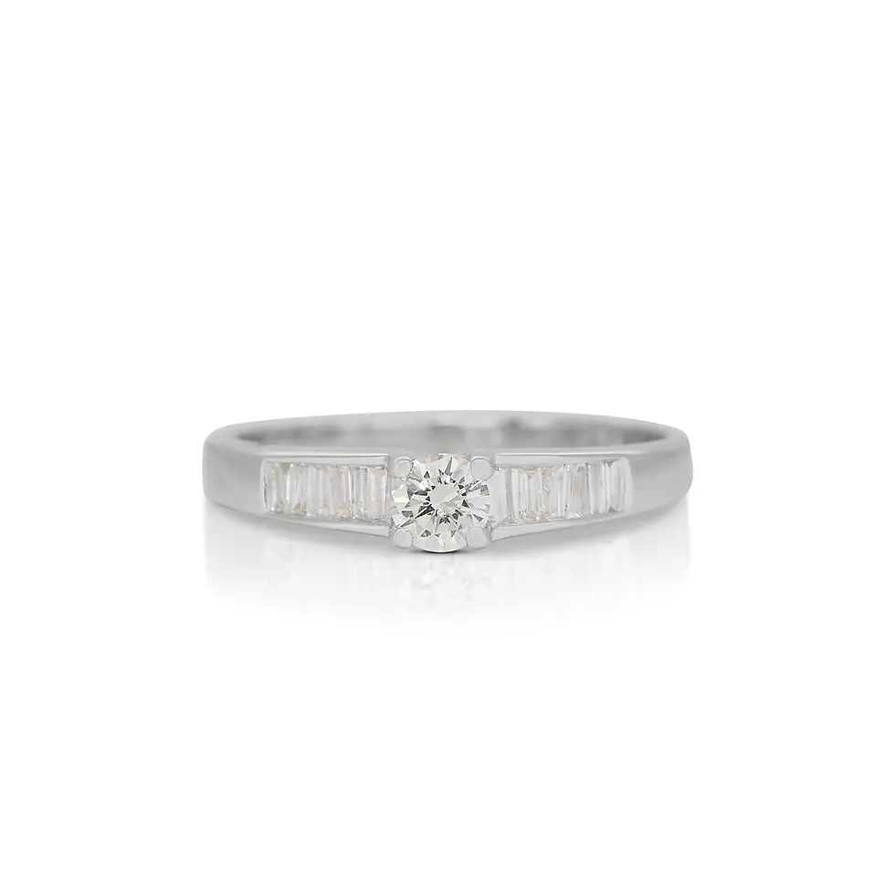 Stunning 18K White Gold Ring with 0.22ct Natural Diamond