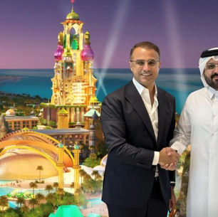 Fettah Tamince, 3 milyar dolarlık Land of Legends Qatar projesi için resmi anlaşmayı imzaladı.