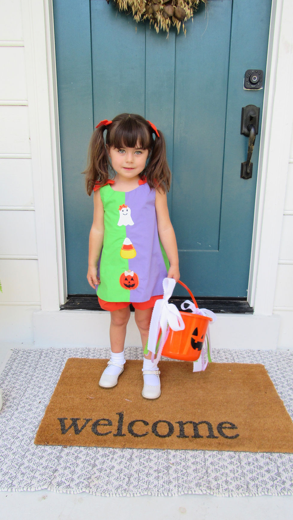 Thumbnail: Spooky BOO! Elli Bows Swing Set