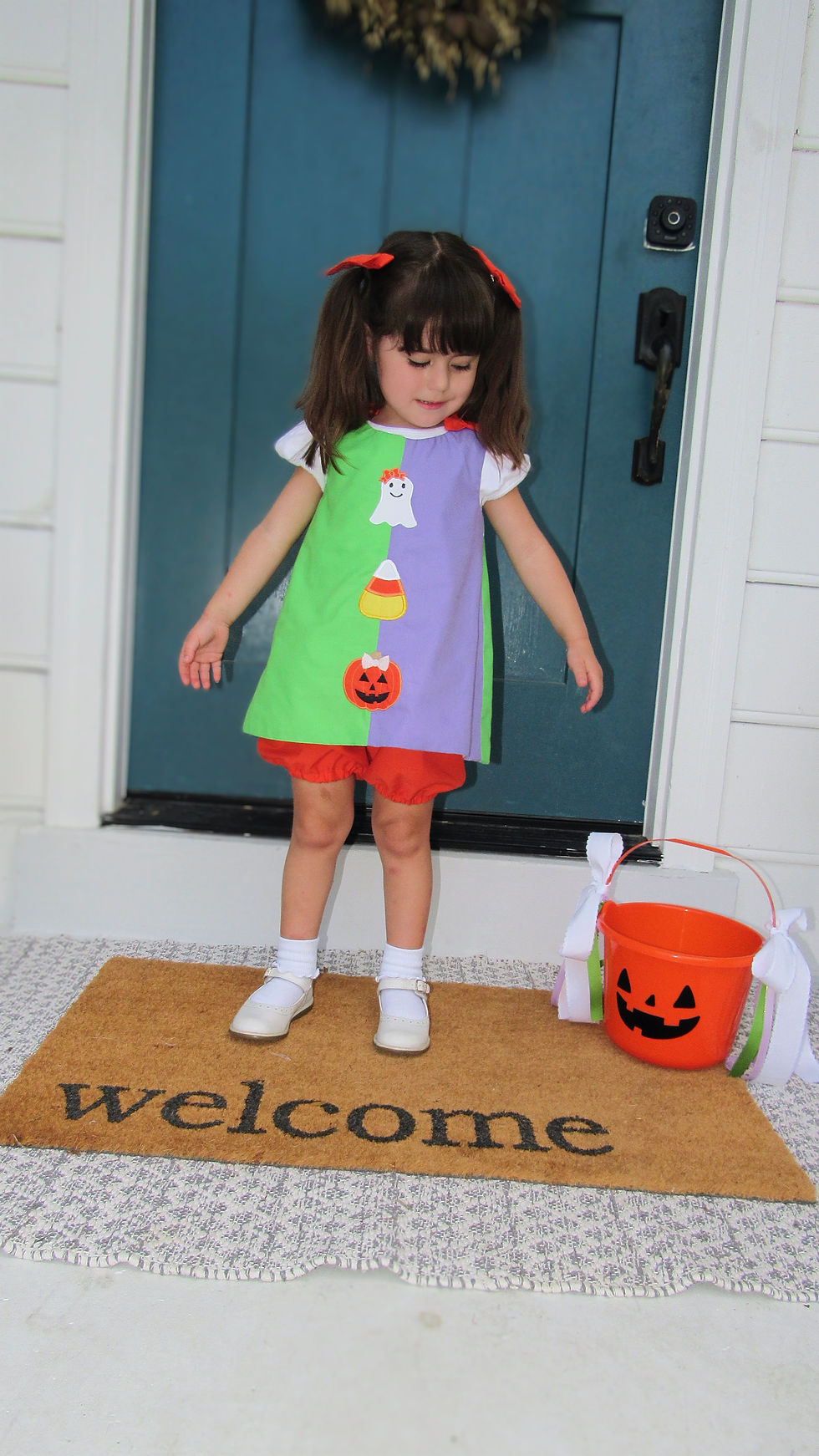Thumbnail: Spooky BOO! Elli Bows Swing Set