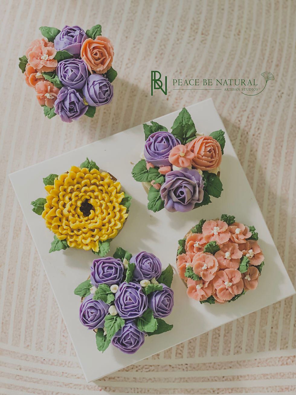 Thumbnail: Floral Piping Cupcake Milk Soap 紙杯蛋糕牛奶皂