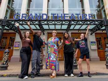 Richardson Brothers Foundation donates to Wolverhampton Grand Theatre’s travel fund for schools