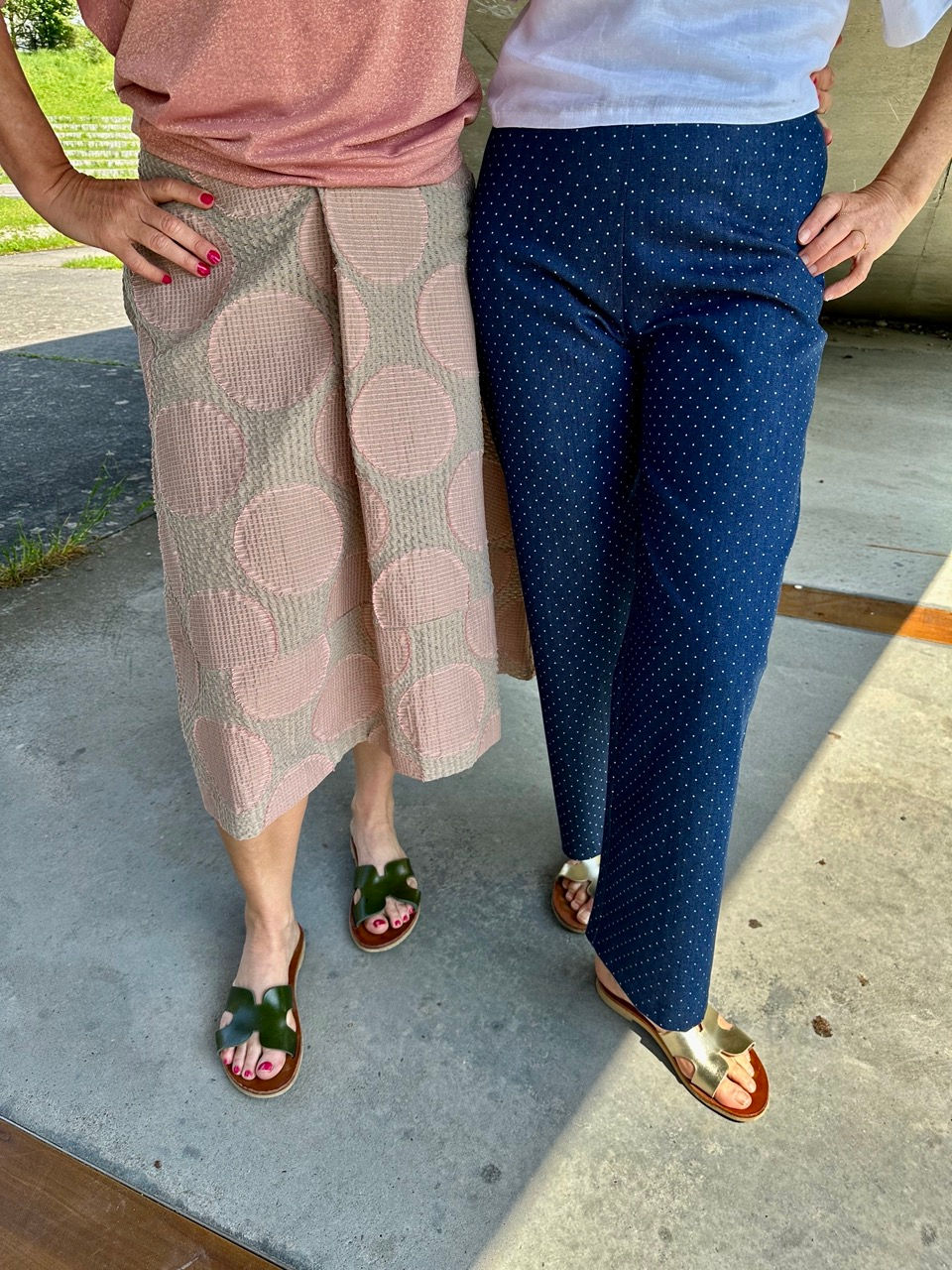 Miniaturbild: Hose Capri mit Pünktchen- High waist