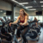 vrouw op fiets in gym