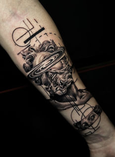 Tatuaj realizat de către Raul Pop, artist la SunTattoo Cluj-Napoca