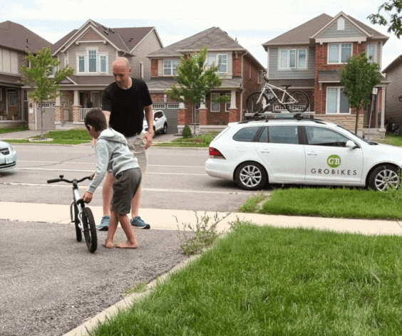 2023.10.16 - exchanging bike - 3.6sec.gif