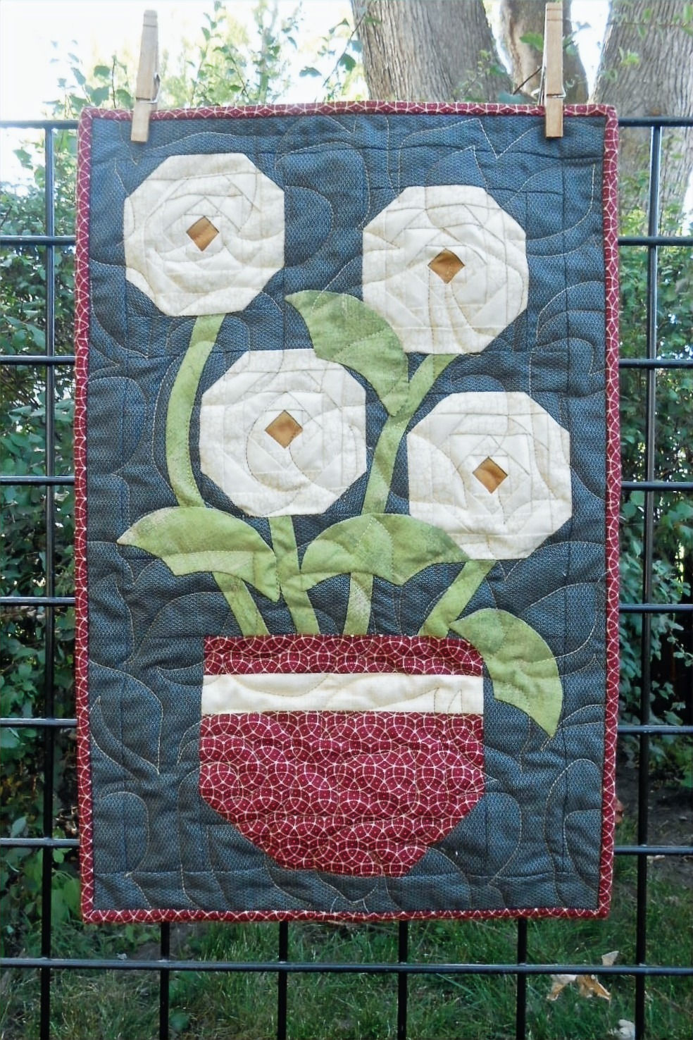 Red Vase - Decor Pattern