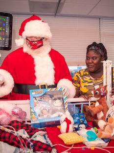 Soutenez l'atelier "Noel en Lecture" pour les enfants hospitalisés à Noel