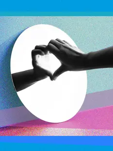 Ouvrir la voie à l'amour de soi dans « Le Miroir » d’Elena Miro K