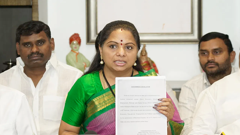 🚄 తెలంగాణ బిడ్డలకు అన్యాయం.. సోనియా, ఖర్గేలకు కవిత లేఖ 🖋️