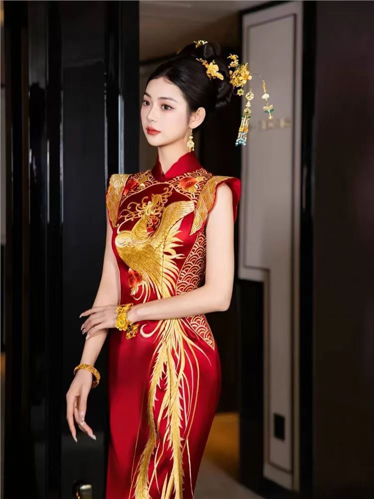 55048 New Arrival High-End Neo-Chinese Bridal Qipao: Silk Embroidered Banquet &
