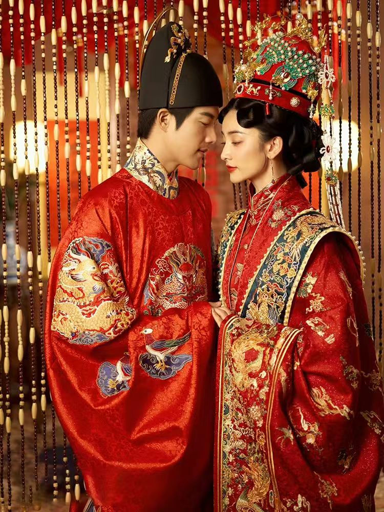 Thumbnail: 77047 Autumn/Winter Style, Luxurious Heavy Embroidery Chinese Bride Costume with