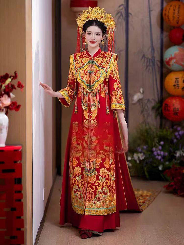 Thumbnail: 55012 Chinese Dragon and Phoenix Kwa Tail-Trailing Xiuhe Suit, High-End Wedding