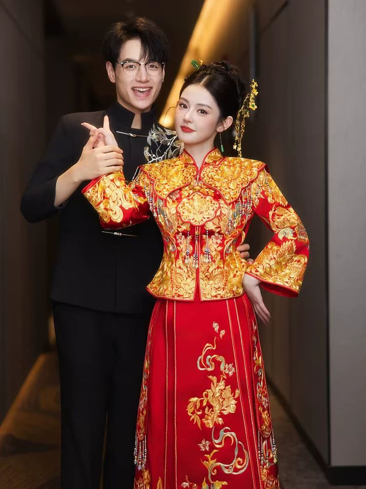 Thumbnail: 55002 Heavy embroidery style  Chinese-style wedding dress, bride's wedding banqu