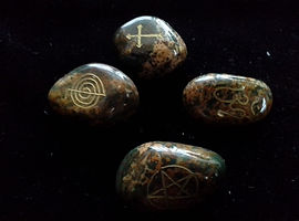 Yulia Applewood Psychic Medium Seance Runes