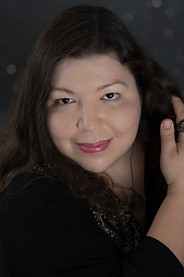 Yulia Applewood Psychic Medium Seance Gallery Group Reading Salem Witch